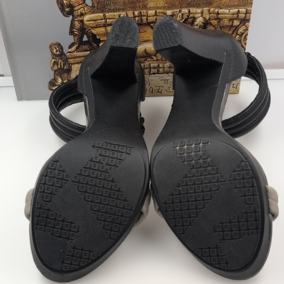 Tsubo Black and Gray Heels with Ankle Strap - Picture 8 of 8